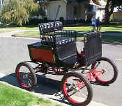 1900McCallLocomobile.jpg (55876 bytes)