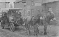 Shippy and his mules - Model T