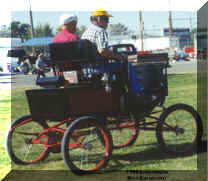 Dick Gasparotti's 1900 Locomobile.jpg (32838 bytes)