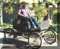 Fran Duveneck's 1900 Locomobile.jpg (48083 bytes)